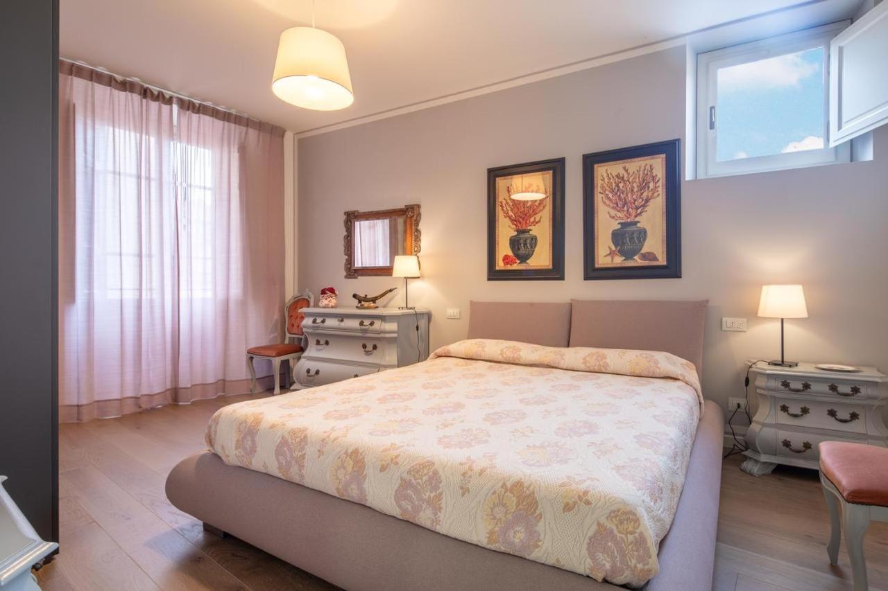 Stunning & Luxurious 1Br Apt 1 Min Walk By Duomo Флоренция Экстерьер фото